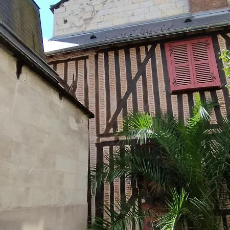 Chez Leo - Rue De La Scellerie * 图尔