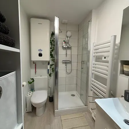 Chez Leo - Rue De La Scellerie 图尔